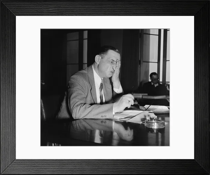 Framed Print : Jacob Spolansky, Detroit Sheriff's Investigator, before HUAC. He testified the 1936 sit-down strike at General Motors was conceived by communists. Oct. 18, 1938