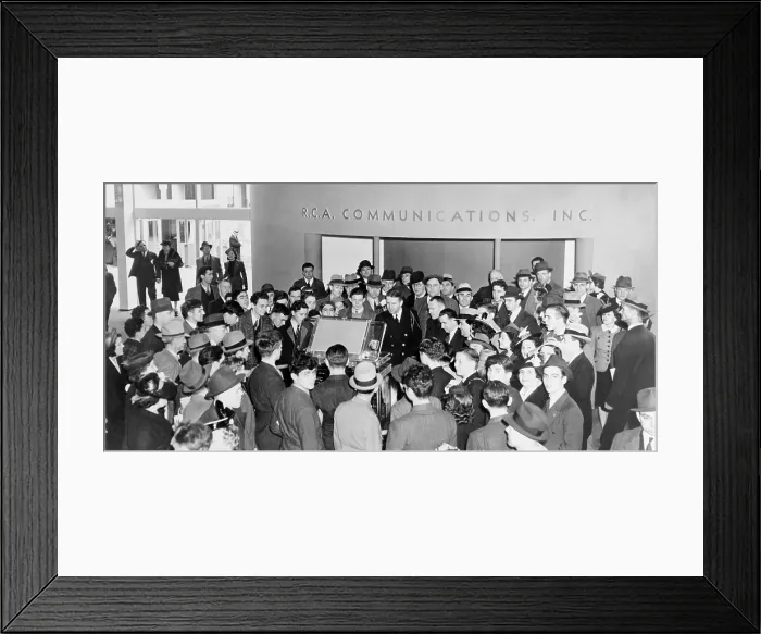 Framed Print : A curious crowd surrounds a demonstration of television at RCA exhibit at 1939 World's Fair