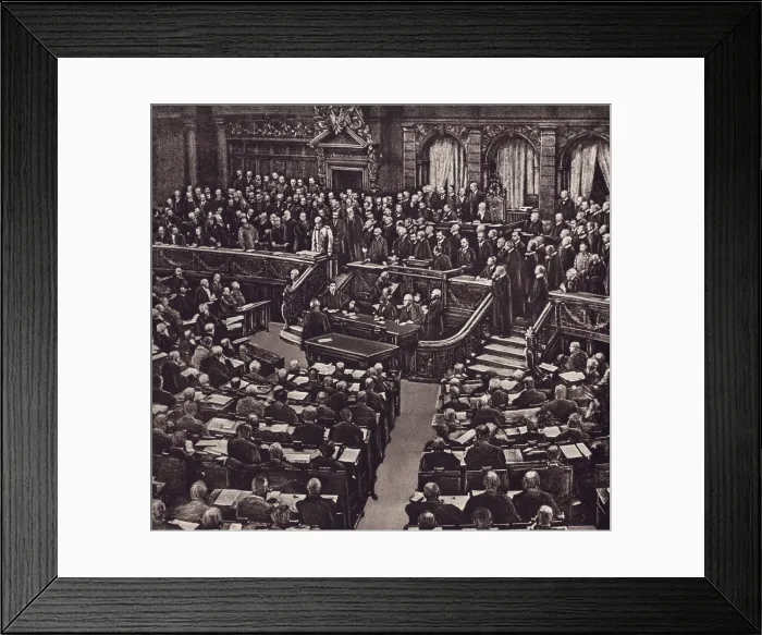 Framed Print : World War 1. German Chancellor, von Bethmann Hollweg, addressing the Reichstag during the crisis of July 1914