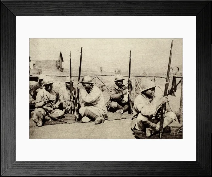 Framed Print : Indochinese from the Annamese region serving as soldiers for France in WW1. 1914-18. They are cleaning their guns in the district of the Marne. (BSLOC_2012_4_167)