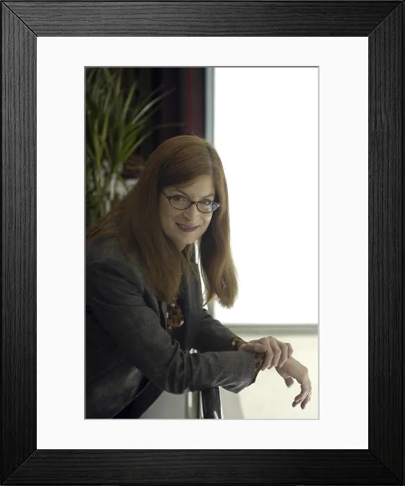 Framed Print : BRIZENDINELouann. Neuropsychiatrist. 2007. Oscar Elias / AISA / Everett Collection (184781)**US SALES ONLY**