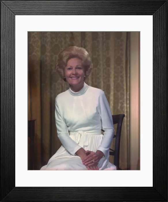 Framed Print : First Lady Patrician Nixon in an elegant high necked white dress. Ca. 1970-74