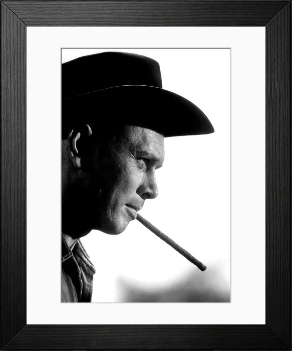Framed Print : THE MAGNIFICENT SEVEN, Yul Brynner, 1960 Framed Print : THE MAGNIFICENT SEVEN, Yul Brynner, 1960