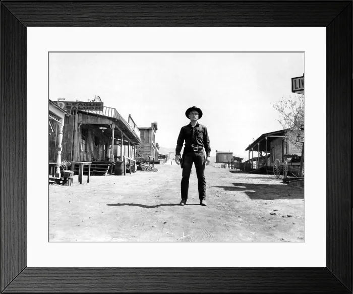 Framed Print : THE MAGNIFICENT SEVEN, 1960, Yul Brynner Framed Print : THE MAGNIFICENT SEVEN, 1960, Yul Brynner