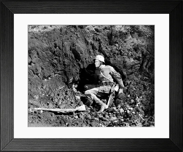Framed Print : ALL QUIET ON THE WESTERN FRONT, Lew Ayres, 1930