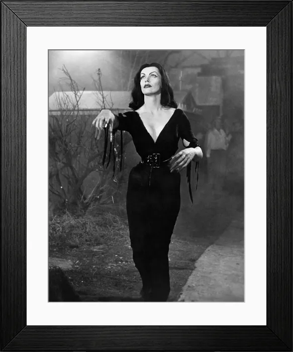 Framed Print : PLAN 9 FROM OUTER SPACE, Vampira, (Maila Nurmi), 1959
