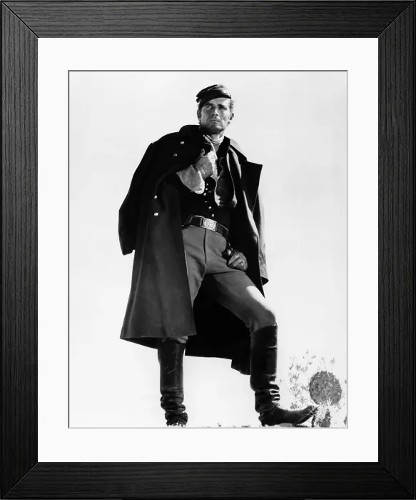 Framed Print : MAJOR DUNDEE, Charlton Heston, 1965 Framed Print : MAJOR DUNDEE, Charlton Heston, 1965