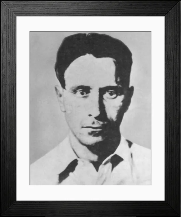 Framed Print : Freddie Barker, member of the Barker Gang in 1934. Burglar, Bank Robber and Murder, served two terms in prison and died with his mother, Ma Barker, in a shoot out with police Framed Print : Freddie Barker, member of the Barker Gang in 1934. Burglar, Bank Robber and Murder, served two terms in prison and died with his mother, Ma Barker, in a shoot out with police