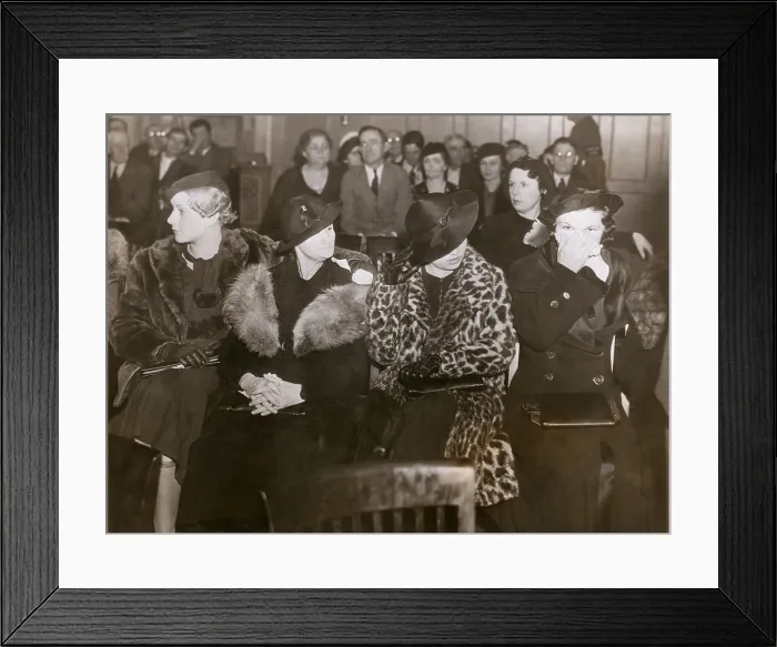 Framed Print : Four women of accused and convicted of harboring fugitives Clyde Barrow and Bonnie Parker. Left to right: Audrey Barrow, Mrs