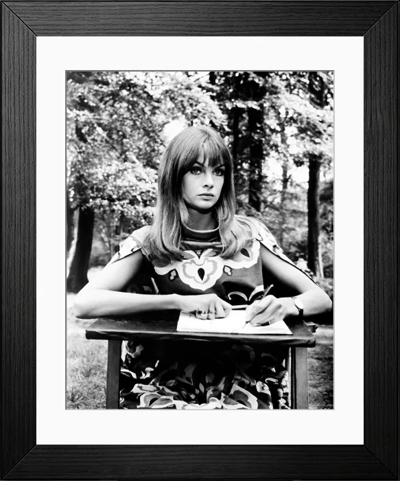 Framed Print : PRIVILEGE, Jean Shrimpton, 1967 Framed Print : PRIVILEGE, Jean Shrimpton, 1967