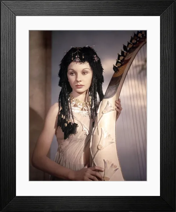 Framed Print : CAESAR AND CLEOPATRA, Jean Simmons, 1945 Framed Print : CAESAR AND CLEOPATRA, Jean Simmons, 1945