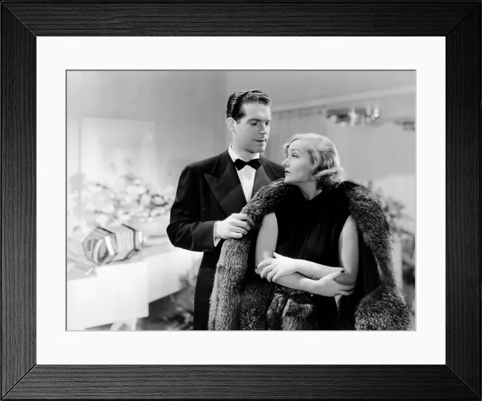 Framed Print : THE PRINCESS COMES ACROSS, from left: Fred MacMurray, Carole Lombard, 1936
