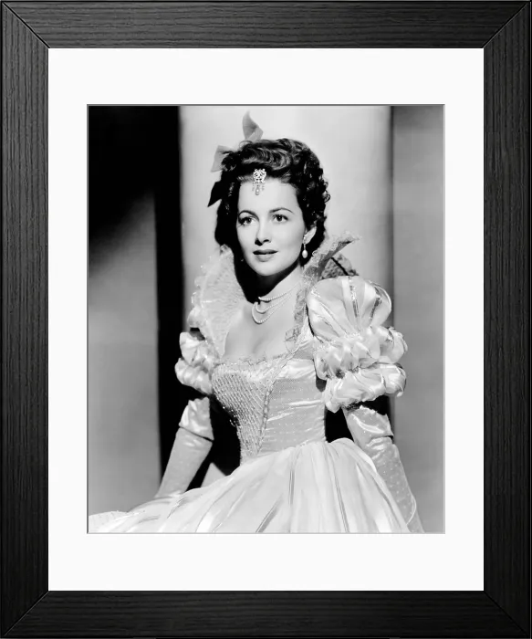 Framed Print : THE PRIVATE LIVES OF ELIZABETH AND ESSEX, Olivia De Havilland, 1939