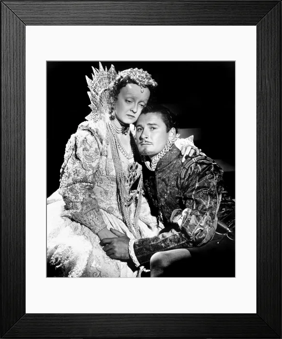 Framed Print : THE PRIVATE LIVES OF ELIZABETH AND ESSEX, from left: Bette Davis as Queen Elizabeth I, Errol Flynn, 1939