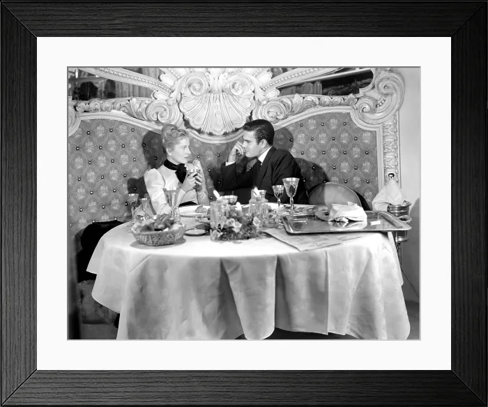 Framed Print : LETTER FROM AN UNKNOWN WOMAN, Joan Fontaine, Louis Jourdan, 1948