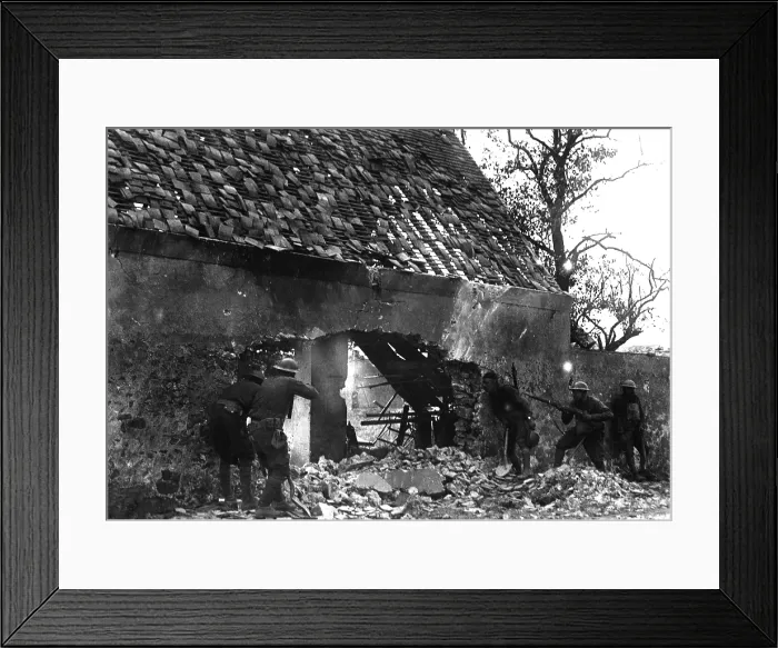Framed Print : World War I American snipers of the 166th Infantry, shooting at Germans on the outer edge of town. Villers sur Fere, France. July 30, 1918