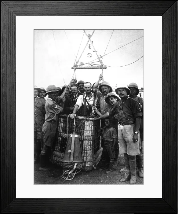 Framed Print : British balloon observers ready to make an ascension in Mesopotamia during World War I. One observer wear headphones and a microphone to radio information back to the ground. Ca