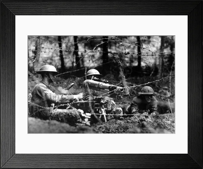 Framed Print : American soldiers firing a French 37 mm artillery gun in second-line trench