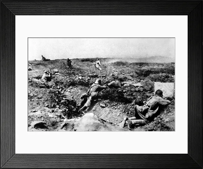 Framed Print : A French assault on German positions (in foreground trench). As the moving attackers, the French troops are very vulnerable to shots from the entrenched Germans
