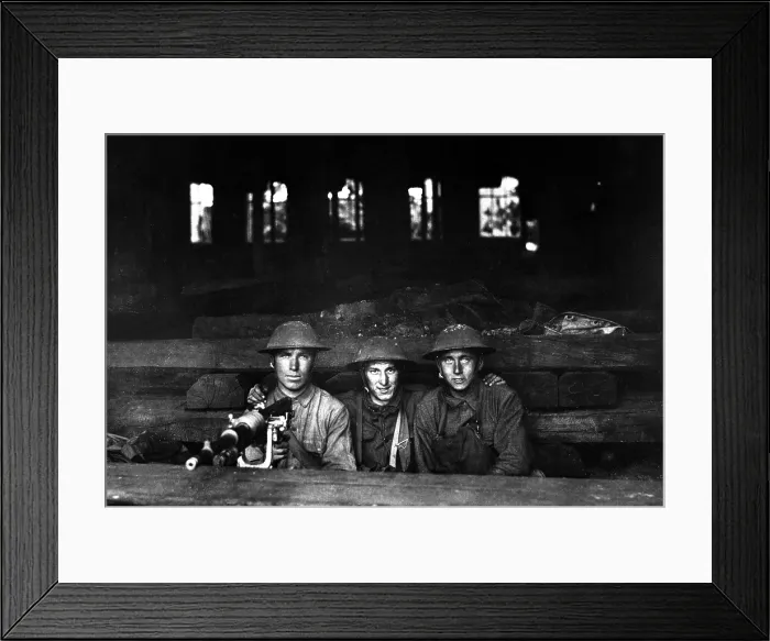Framed Print : American machine gun set up in railroad shop. Ninth Machine Gun Battalion at Chateau Thierry, France. World War I. June 7, 1918 Framed Print : American machine gun set up in railroad shop. Ninth Machine Gun Battalion at Chateau Thierry, France. World War I. June 7, 1918