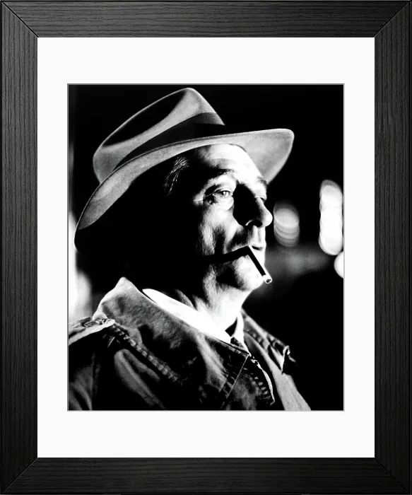 Framed Print : FAREWELL, MY LOVELY, Robert Mitchum, 1975 Framed Print : FAREWELL, MY LOVELY, Robert Mitchum, 1975