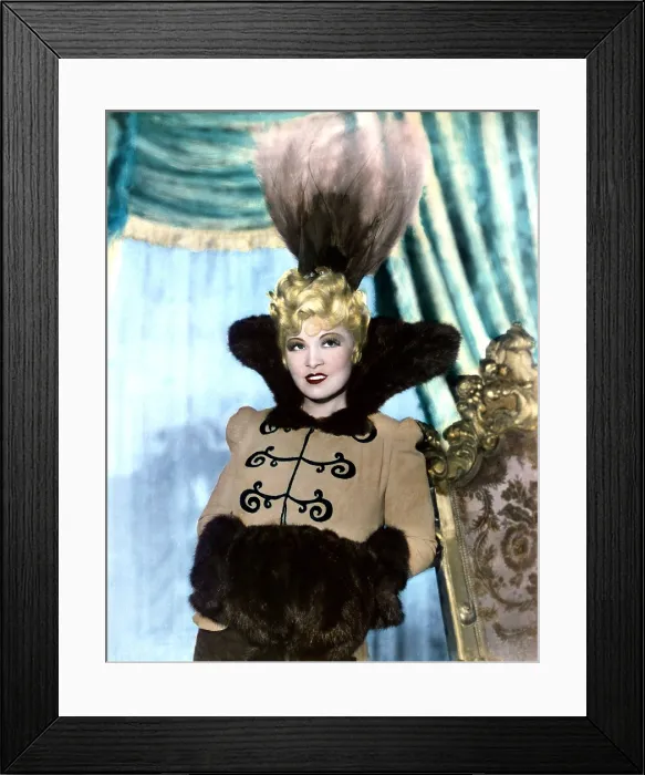 Framed Print : BELLE OF THE NINETIES, Mae West (in a costume by Travis Banton), 1934 Framed Print : BELLE OF THE NINETIES, Mae West (in a costume by Travis Banton), 1934