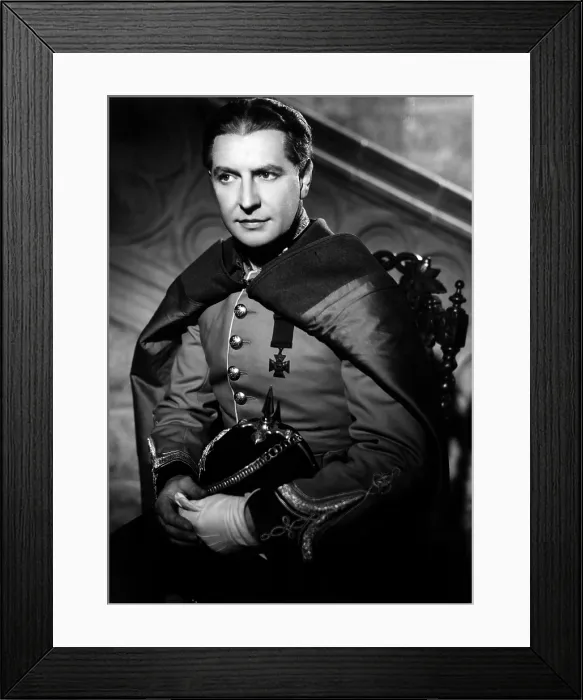 Framed Print : THE LIFE AND DEATH OF COLONEL BLIMP, (aka THE ADVENTURES OF COLONEL BLIMP), Roger Livesey, 1943