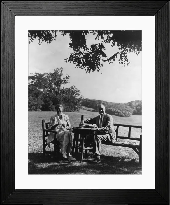 Framed Print : Franklin and Eleanor Roosevelt on the south lawn at Hyde Park NY. August 16 1933 Framed Print : Franklin and Eleanor Roosevelt on the south lawn at Hyde Park NY. August 16 1933