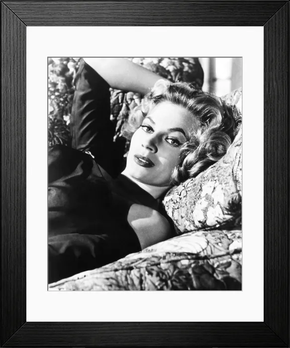 Framed Print : MAN IN THE VAULT, Anita Ekberg, 1956 Framed Print : MAN IN THE VAULT, Anita Ekberg, 1956