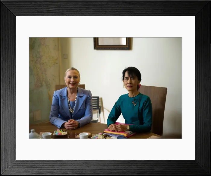 Framed Print : Hillary Clinton visited Daw Aung San Suu Kyi at her house in Rangoon, Myanmar (Burma). December 2, 2011 Framed Print : Hillary Clinton visited Daw Aung San Suu Kyi at her house in Rangoon, Myanmar (Burma). December 2, 2011