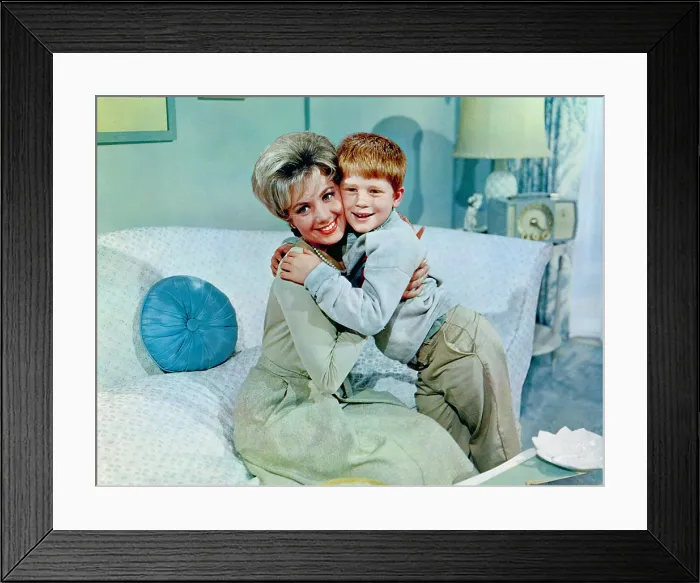 Framed Print : THE COURTSHIP OF EDDIE'S FATHER, Shirley Jones, Ron Howard, 1963 Framed Print : THE COURTSHIP OF EDDIE'S FATHER, Shirley Jones, Ron Howard, 1963
