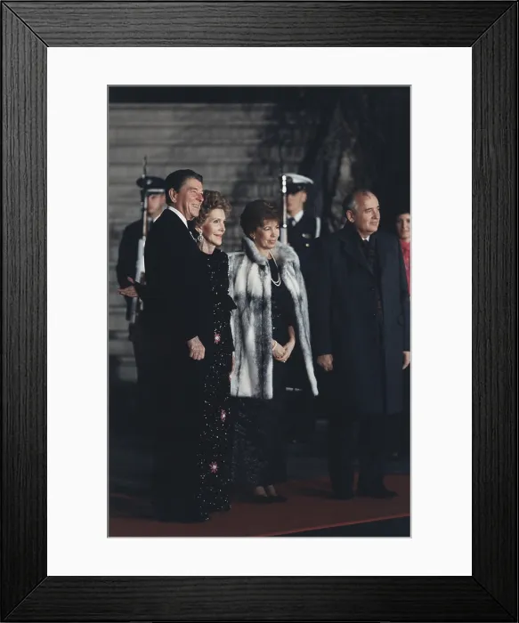 Framed Print : The Reagans greet the Gorbachevs at the White House State for a White House State Dinner Framed Print : The Reagans greet the Gorbachevs at the White House State for a White House State Dinner