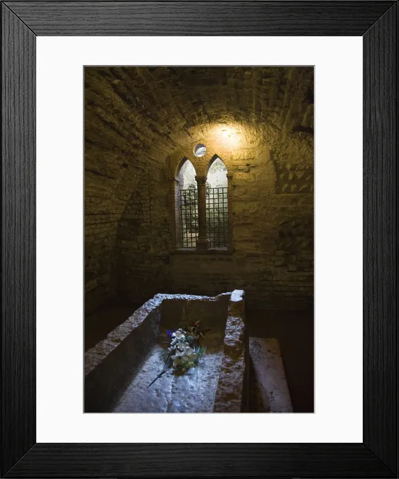 Framed Print : ITALY. Verona. Juliet's tomb. - Andreu Bonet / Iberfoto / Everett Collection (255676)**US SALES ONLY**