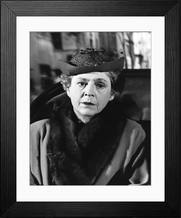 Framed Print : PORTRAIT OF JENNIE, Ethel Barrymore, 1948 Framed Print : PORTRAIT OF JENNIE, Ethel Barrymore, 1948