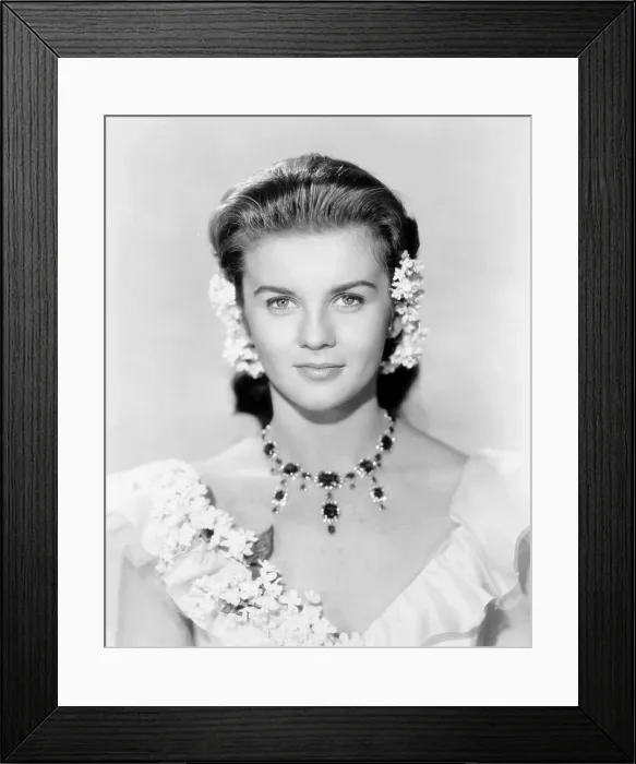 Framed Print : POCKETFUL OF MIRACLES, Ann-Margret, 1961 Framed Print : POCKETFUL OF MIRACLES, Ann-Margret, 1961