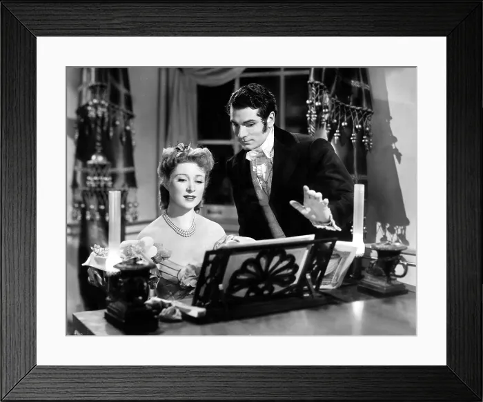 Framed Print : PRIDE AND PREJUDICE, Greer Garson, Laurence Olivier, 1940 Framed Print : PRIDE AND PREJUDICE, Greer Garson, Laurence Olivier, 1940