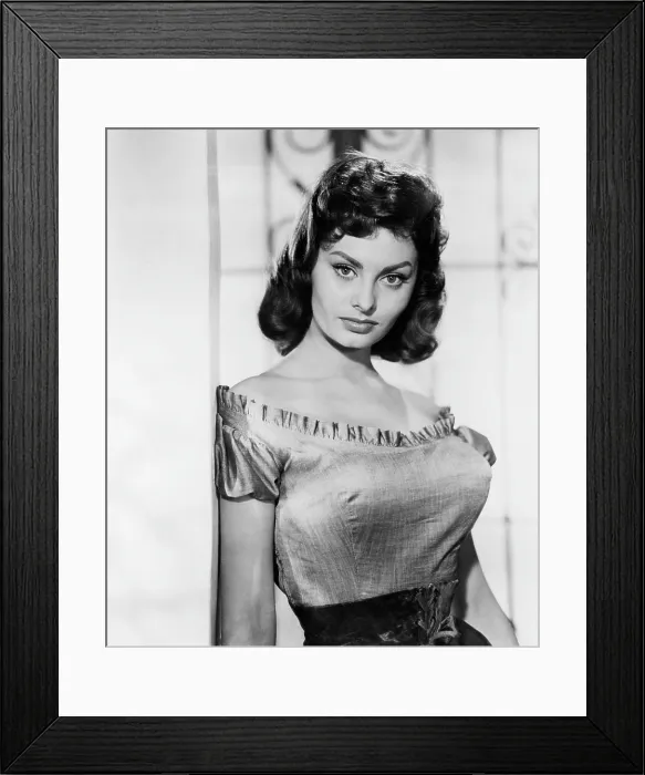 Framed Print : THE PRIDE AND THE PASSION, Sophia Loren, 1957 Framed Print : THE PRIDE AND THE PASSION, Sophia Loren, 1957