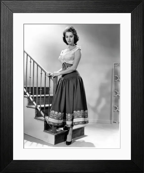 Framed Print : THE PRIDE AND THE PASSION, Sophia Loren, 1957 Framed Print : THE PRIDE AND THE PASSION, Sophia Loren, 1957
