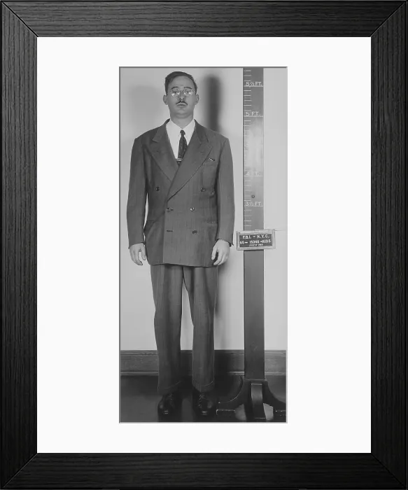 Framed Print : Convicted atomic spy Julius Rosenberg in a standing mug shot Framed Print : Convicted atomic spy Julius Rosenberg in a standing mug shot