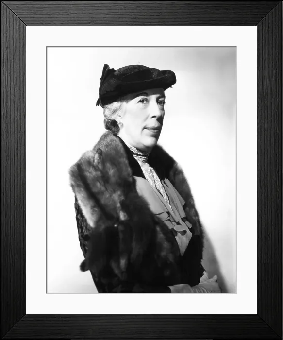 Framed Print : LITTLE MISS BROADWAY, Edna May Oliver, 1938, TM & Copyright 20th Century Fox Film Corp. / courtesy everett Collection Framed Print : LITTLE MISS BROADWAY, Edna May Oliver, 1938, TM & Copyright 20th Century Fox Film Corp. / courtesy everett Collection
