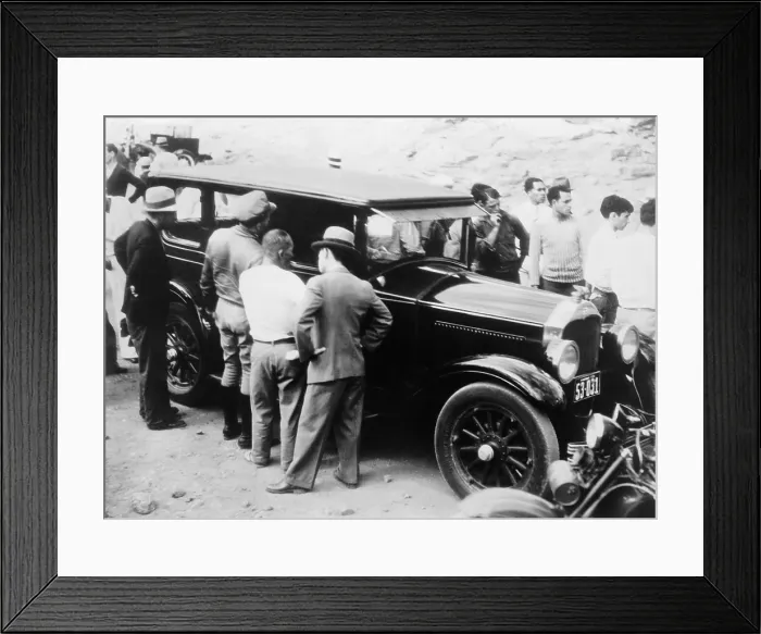 Framed Print : The automobile driven by Mrs. Granville Fortescue at the time of her arrest with Thomas H. Massie and Edmund J