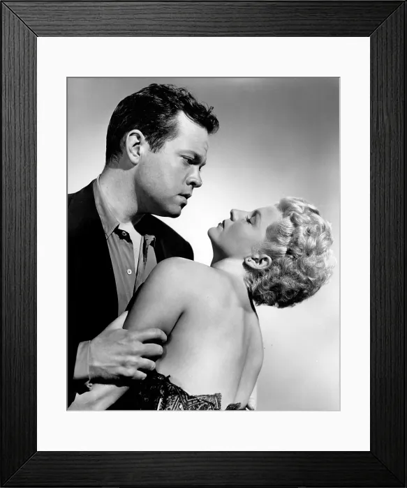 Framed Print : THE LADY FROM SHANGHAI, Orson Welles, Rita Hayworth, 1947