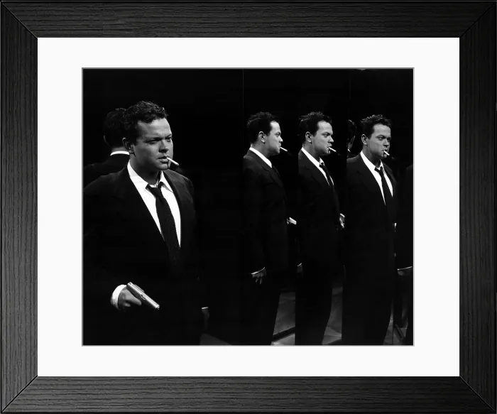 Framed Print : THE LADY FROM SHANGHAI, Orson Welles, 1947 Framed Print : THE LADY FROM SHANGHAI, Orson Welles, 1947