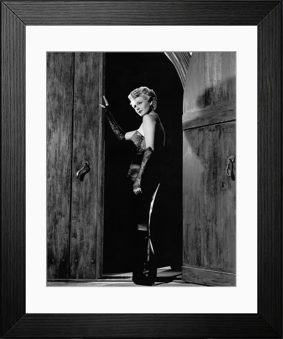 Framed Print : THE LADY FROM SHANGHAI, Rita Hayworth, 1947 Framed Print : THE LADY FROM SHANGHAI, Rita Hayworth, 1947