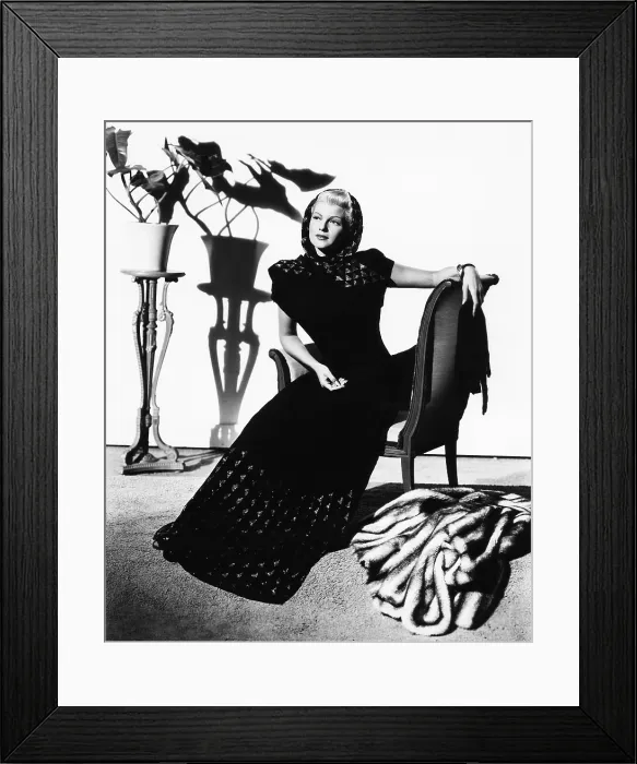 Framed Print : THE LADY FROM SHANGHAI, Rita Hayworth publicity shot, 1947