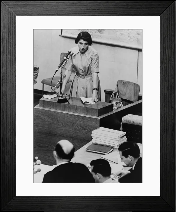 Framed Print : Zivia Lubetkin (1914-1976), testifying at Adolf Eichmann war crimes trial in Jerusalem