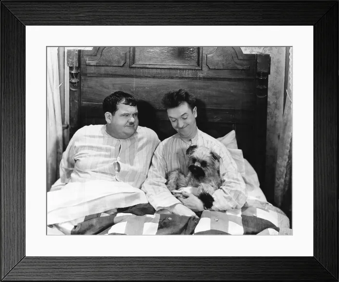 Framed Print : LAUGHING GRAVY, from left: Oliver Hardy, Stan Laurel, 1931 Framed Print : LAUGHING GRAVY, from left: Oliver Hardy, Stan Laurel, 1931