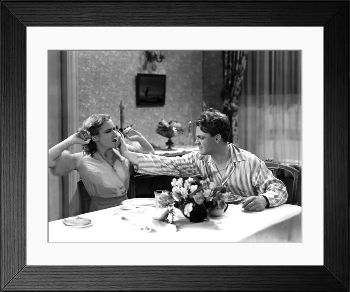 Framed Print : THE PUBLIC ENEMY, Mae Clarke, James Cagney, 1931, domestic fight with grapefruit