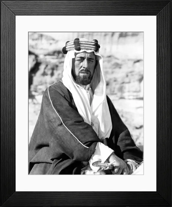 Framed Print : LAWRENCE OF ARABIA, Alec Guinness, 1962 Framed Print : LAWRENCE OF ARABIA, Alec Guinness, 1962