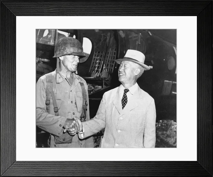 Framed Print : South Korean President Syngman Rhee with U.S. General Edward Craig. Craig commanded the highly effective 1st Marine Provisional Brigade during the Battle of the Pusan Perimeter